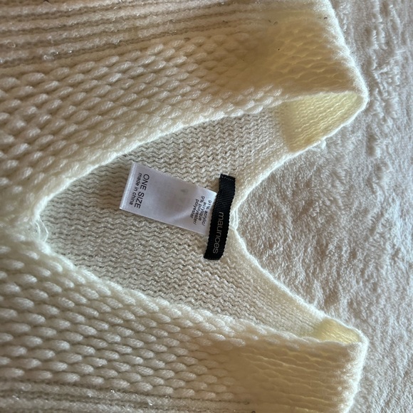 White poncho type with silver inlay in yarn - Picture 3 of 5